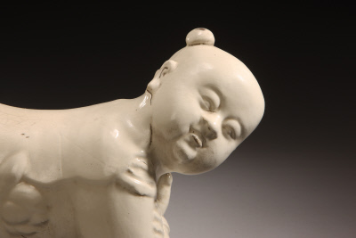 图片[3]-Pengcheng Kiln imitation Ding Kiln white glazed child pillow-China Archive